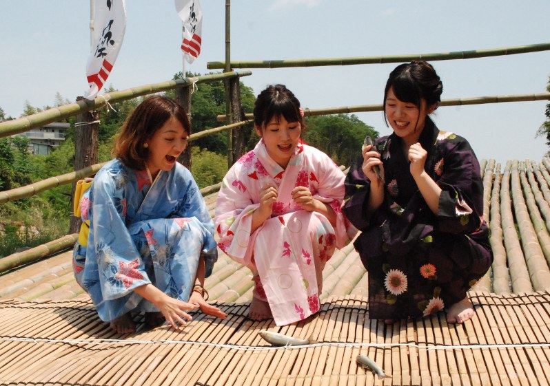 磯部簗 夏の風物詩 碓氷川でオープン 茂木市長 大切にしたい 群馬 毎日新聞