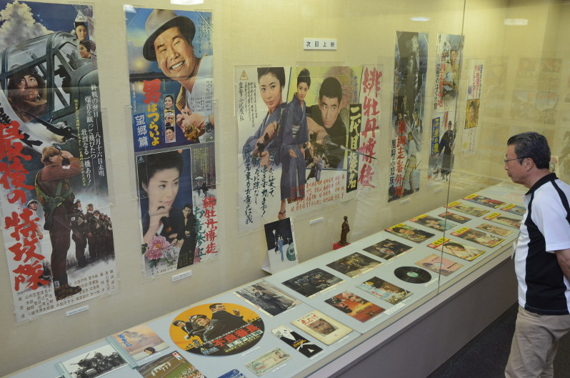 映画のポスターなどが展示されている会場