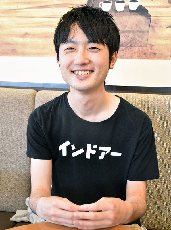「うつ病予防.com」代表の涌井等さん=高知市で、松原由佳撮影