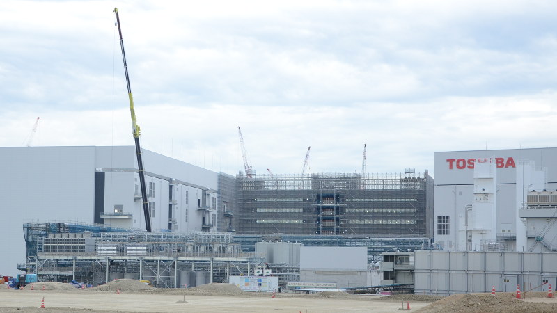 東芝メモリ四日市工場=古屋敷尚子撮影