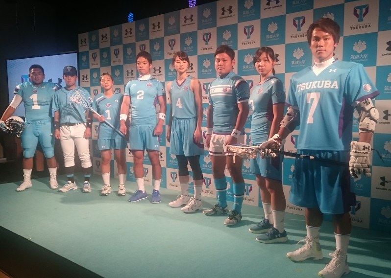誇らしげに統一カラーのユニホームをまとう筑波大の各クラブの選手たち=田原和宏撮影