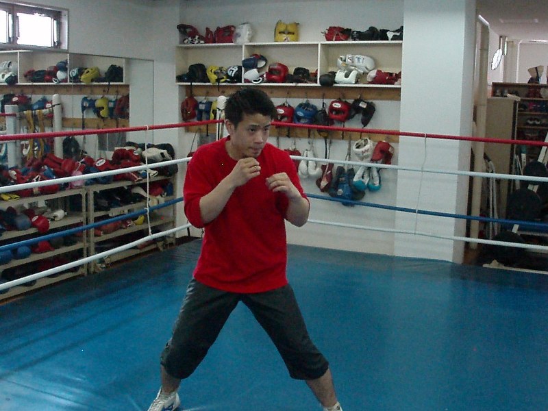 ボクシング：父譲りの強打でA級昇格 辰吉丈一郎さん次男 | 毎日新聞