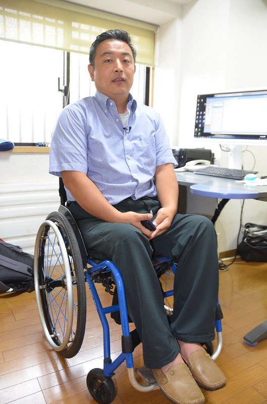 経緯を語る木島英登さん=大阪府豊中市で28日、芝村侑美撮影