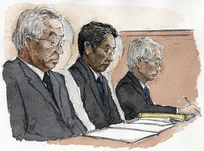 指定弁護士の冒頭陳述に聴き入る(右から)勝俣恒久元会長、武黒一郎元副社長、武藤栄元副社長の3被告=イラスト・こはまゆうや