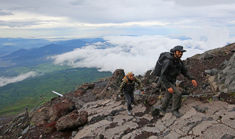 富士山 １日は山開き 山梨県側の吉田口登山道で 写真特集5 7 毎日新聞