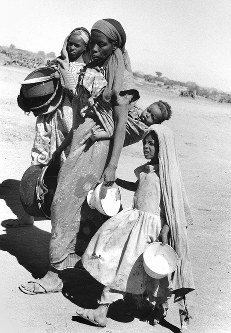 報道写真家：三留理男さんから写真寄贈 [写真特集9/30] | 毎日新聞