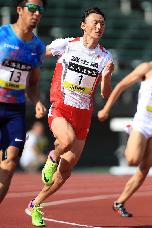 地元で最後の走りを見せる高平選手=札幌市厚別区で、梅村直承撮影