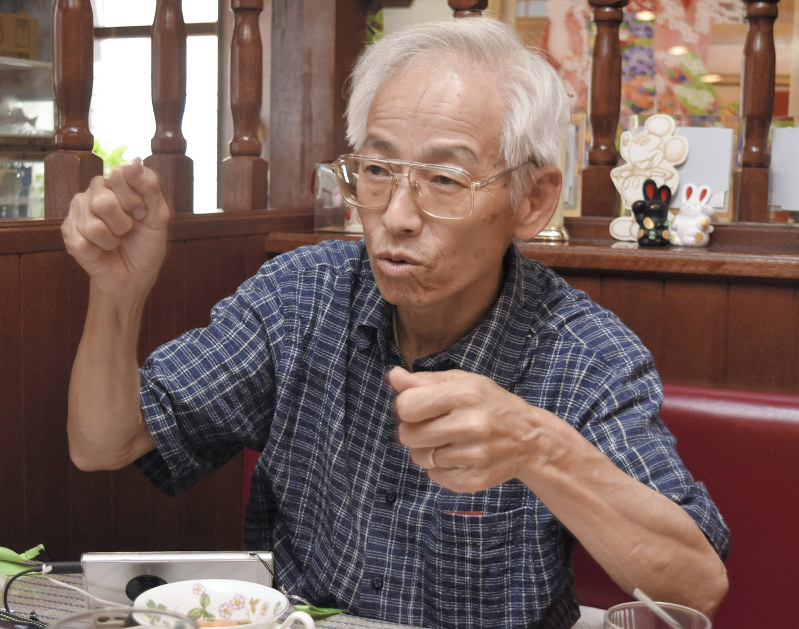 タクシー内での男とのやり取りを説明する藤原和美さん=兵庫県明石市で、待鳥航志撮影