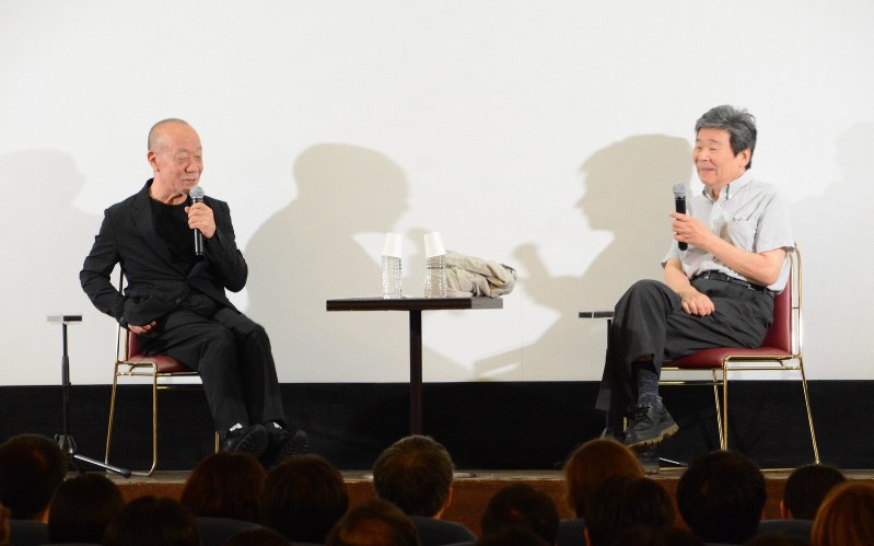 映画音楽について語るアニメ映画監督の高畑勲さん(右)と作曲家の久石譲さん