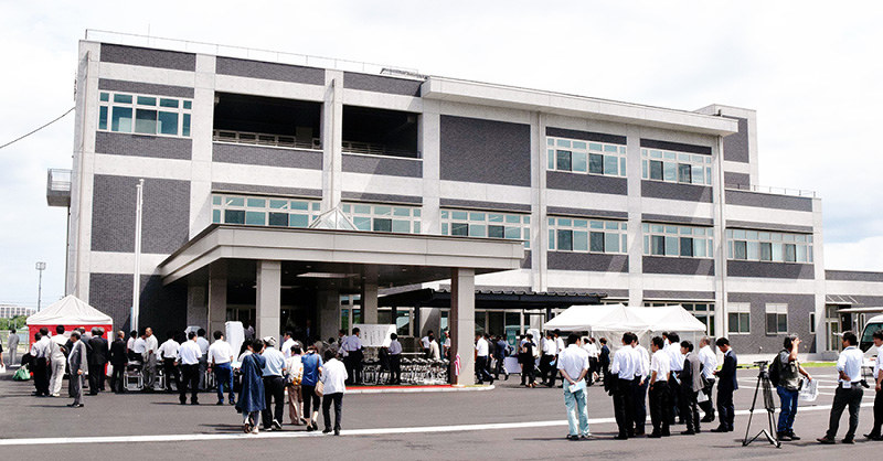 完成した米子市水道局の新庁舎=鳥取県米子市車尾南2で、小松原弘人撮影