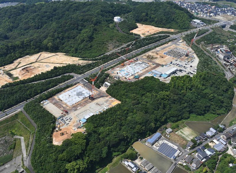 工事が進む加計学園の獣医学部=本社ヘリから加古信志撮影