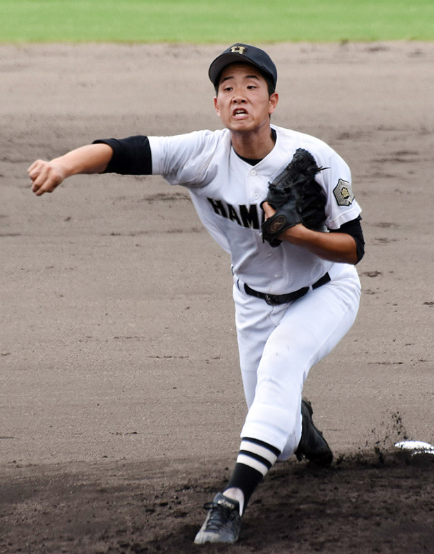 【松江西-浜田】先発で登板した浜田の重川投手=松江市上乃木の松江市営野球場で、前田葵撮影