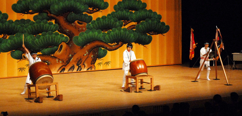 黒崎祇園山笠 太鼓競演会 ばちさばき 力強く 福岡 毎日新聞