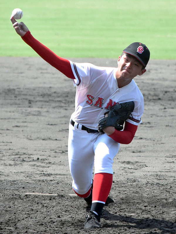 【おかやま山陽-玉野光南】玉野光南打線を無得点に抑えたおかやま山陽の大江投手=岡山県倉敷市中庄のマスカットスタジアムで、益川量平撮影