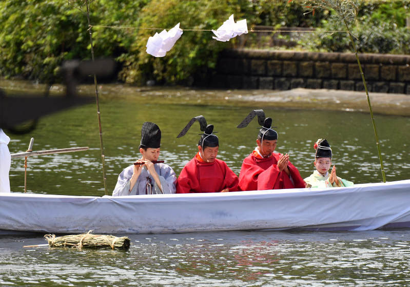 鉾流神事 _ 大阪天満宮御鎮座 神鉾 – YMDE