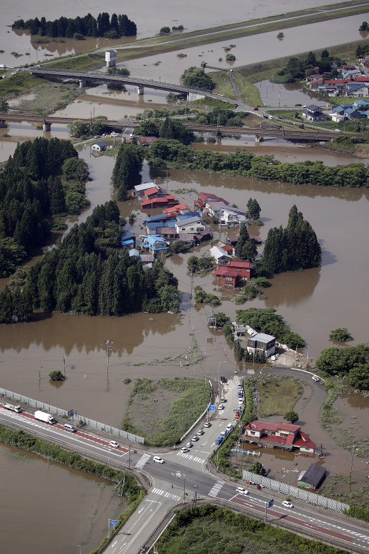 秋田大雨：浸水被害17市町で490棟 毎日新聞