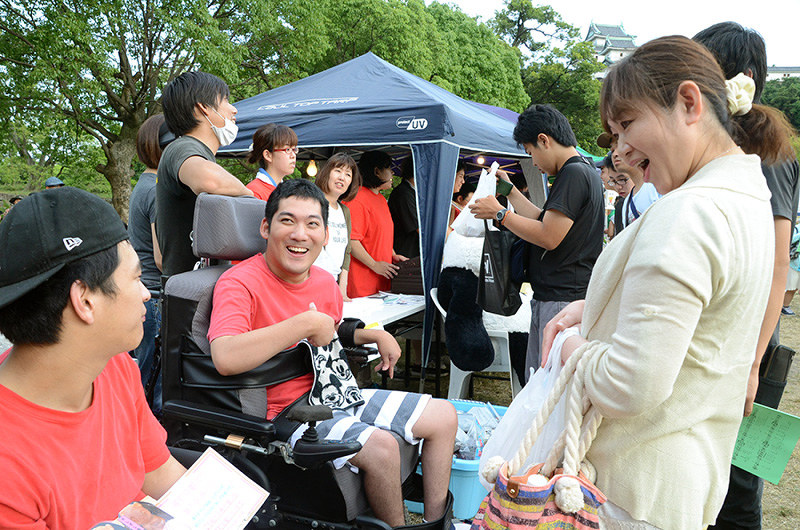 障害者 市民の夏まつり 地域と交流 家族連れでにぎわう 和歌山 和歌山 毎日新聞