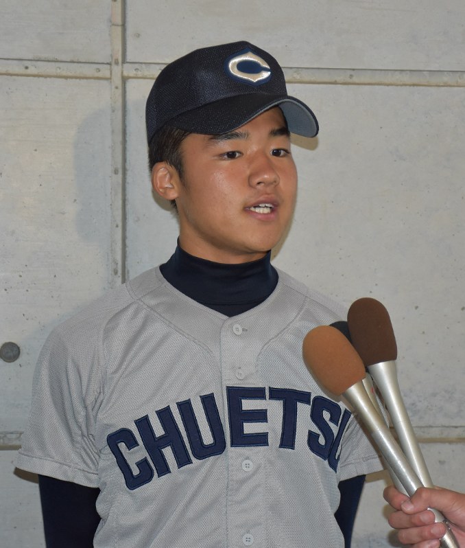 改めて決勝に向けての意気込みを語る中越の川上真生主将