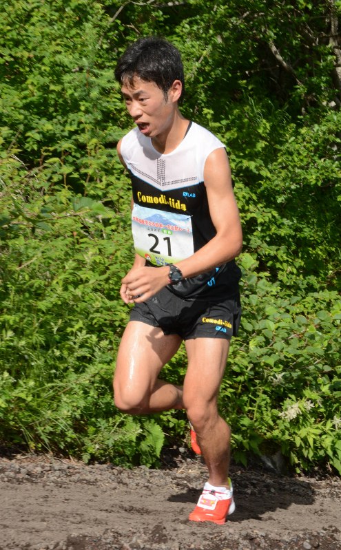 山頂コース男子で優勝した五郎谷俊選手