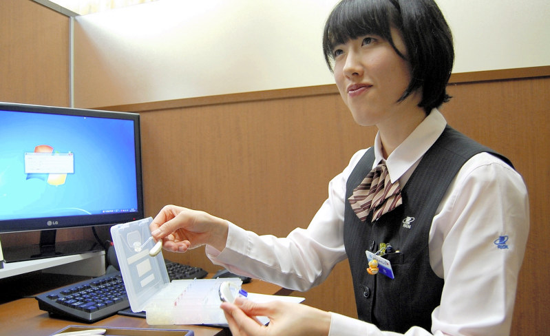 ｓｔａｎｄ ｂｙ ｙｏｕ そばにいるよ 数値の裏まで熟慮 認定補聴器技能者 清水さおりさん ２７ 毎日新聞