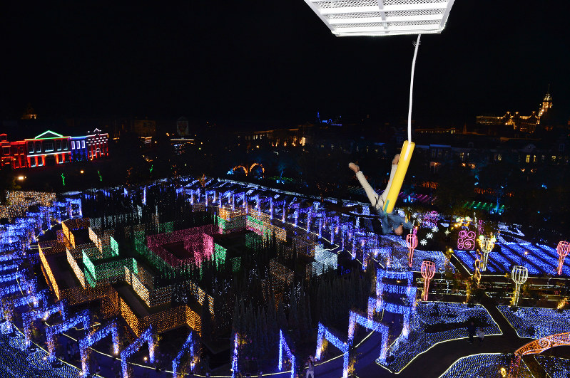 長崎 バンジージャンプ命綱が突然切れる １人軽傷 毎日新聞