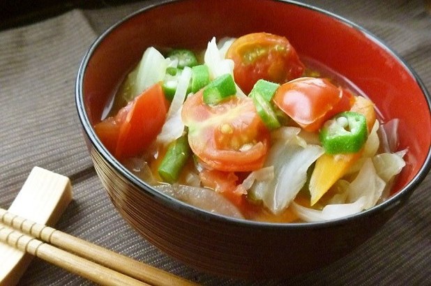 クックパッドニュース パワー全開 夏野菜みそ汁 がこの時期の朝食におすすめ 毎日新聞