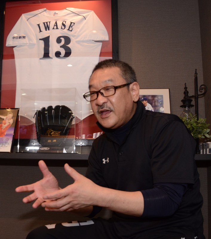 プロ野球：投手起用提案のトレーナー、大輪・岩瀬に目細め | 毎日新聞