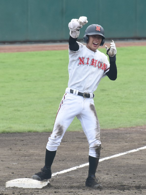 日大山形・板坂拓海選手(3年)=中山町の荘銀・日新スタジアムで