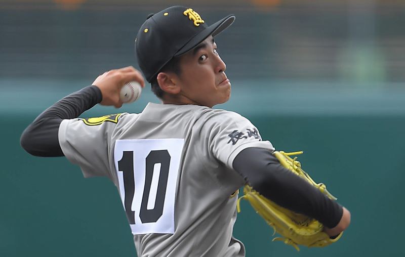 夏の高校野球：第1日第1試合 彦根東（滋賀）－波佐見（長崎） [写真