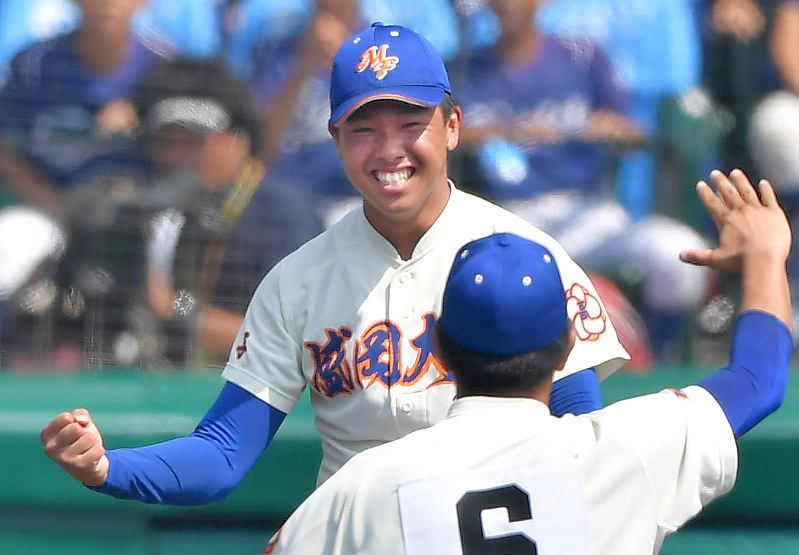 夏の高校野球：第2日第1試合 作新学院（栃木）ー盛岡大付（岩手