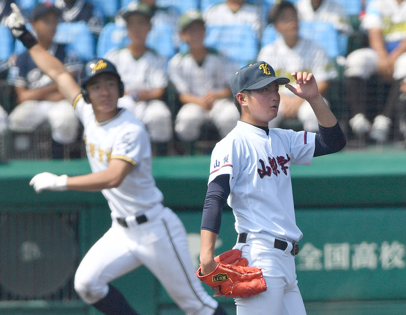夏の高校野球 第2日第3試合 前橋育英 群馬 山梨学院 山梨 写真特集4 14 毎日新聞 夏の高校野球 第2日第3試合 前橋育英 群馬 山梨学院 山梨 写真特集4 14 毎日新聞