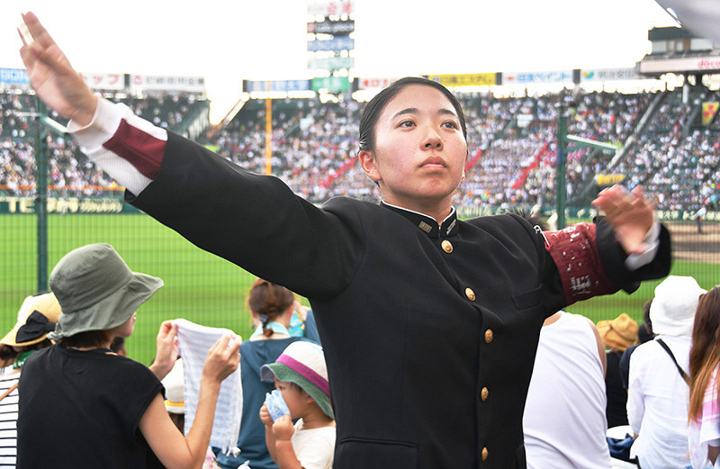 第９９回全国高校野球 第１日 カワイイより かっこいい 団長は女子 出場７校応援団で存在感 毎日新聞