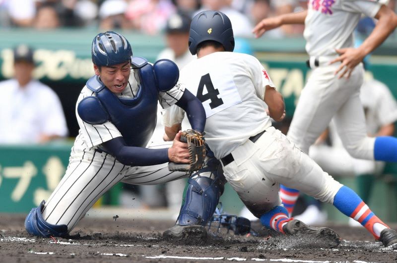 夏の高校野球：第3日第2試合 花咲徳栄（埼玉）－開星（島根） [写真
