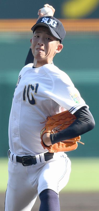 聖心ウルスラ甲子園ユニフォーム 夏の高校野球：第3日第4試合 聖心ウルスラ（宮崎）―早稲田佐賀（佐賀