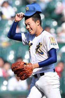 夏の高校野球：第3日第3試合 聖光学院（福島）―おかやま山陽