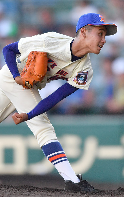 夏の高校野球：力投に帽子もよく落ち 鳴門渦潮・鈴江 | 毎日新聞