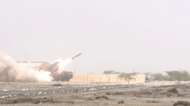 パキスタン軍が7月に公開した戦術核ミサイル「ナスル」の発射実験の模様。車両から発射でき機動性が高い=パキスタン軍統合広報局のウェブサイトより