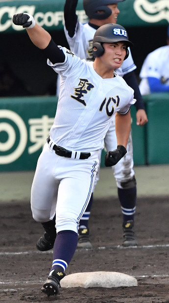 夏の高校野球：聖心ウルスラ請関「最後に自分らしい打撃」 | 毎日新聞