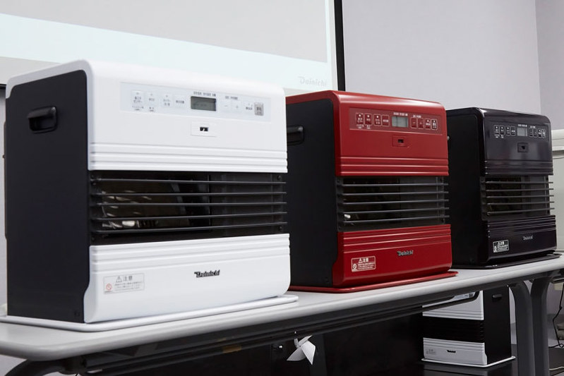 家電：ここまで「らしくない」石油ファンヒーターがあったのか! 自信