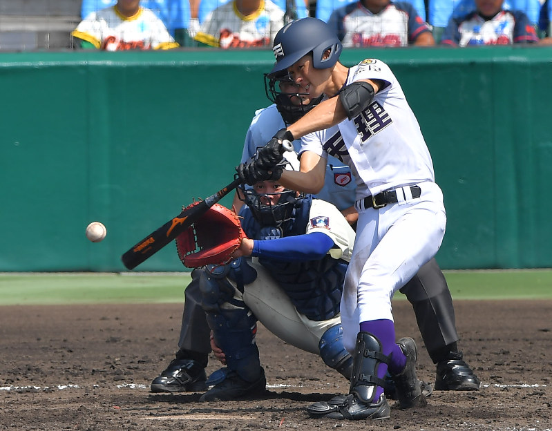 夏の高校野球：第10日第1試合 神戸国際大付（兵庫）―天理（奈良