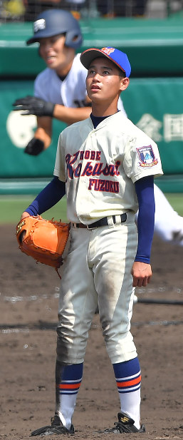 夏の高校野球：第10日第1試合 神戸国際大付（兵庫）―天理（奈良