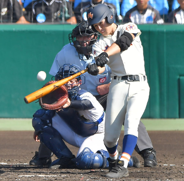 夏の高校野球：満塁弾応酬 延長制し盛岡大付が初の8強 | 毎日新聞