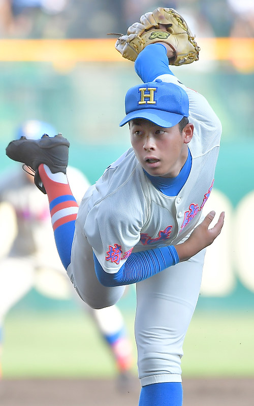夏の高校野球：第12日第4試合 盛岡大付（岩手）―花咲徳栄（埼玉