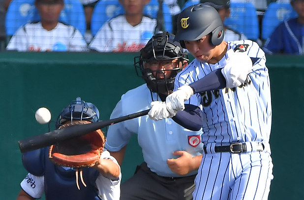 夏の高校野球：東海大菅生3発9点 猛打で初のベスト4 | 毎日新聞