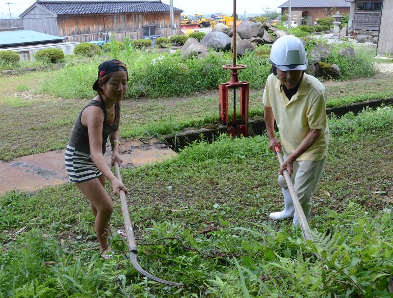 草刈り十字軍 富山で再始動 貴重な学びの場を残したい 毎日新聞
