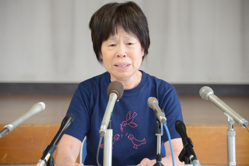 事故の経緯を説明する黛秋代園長=さいたま市緑区で