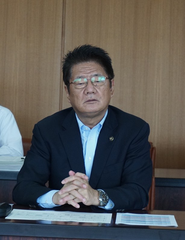 会見で「FMVBとは今後も交流がないわけではない」と語る田中市長