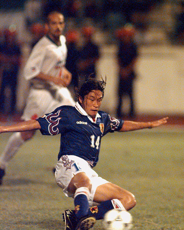 日本代表ユニホームフランスＷ杯予選 サイン入り岡野雅行 14 炎 ジョホールバル ジョホールバルの歓喜」の立役者・岡野雅行氏、イラン戦に出るの