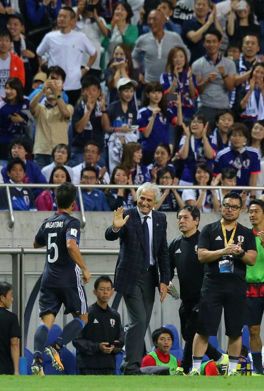 ｗ杯出場 仕事の鬼 に涙 ハリル監督 ありがとう 毎日新聞