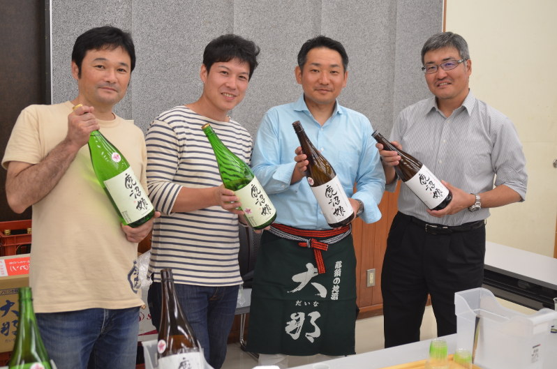 とちぎのお酒で乾杯 鹿沼市 小林酒店 鹿沼娘 東京農大同級生の絆で醸造 栃木 毎日新聞
